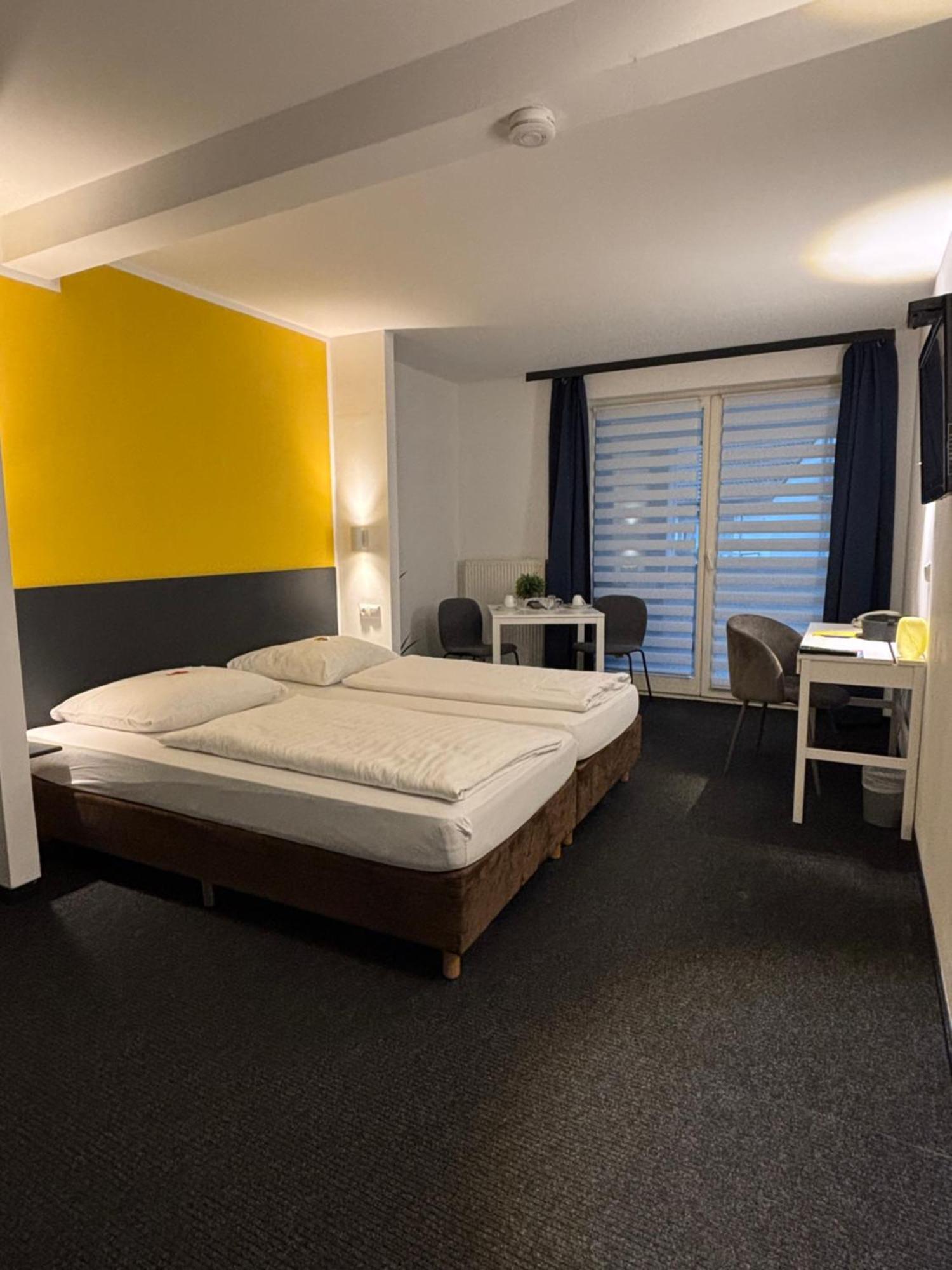 Hotel U Muelheim Free Parking Highspeed Wifi Mulheim an der Ruhr Bagian luar foto