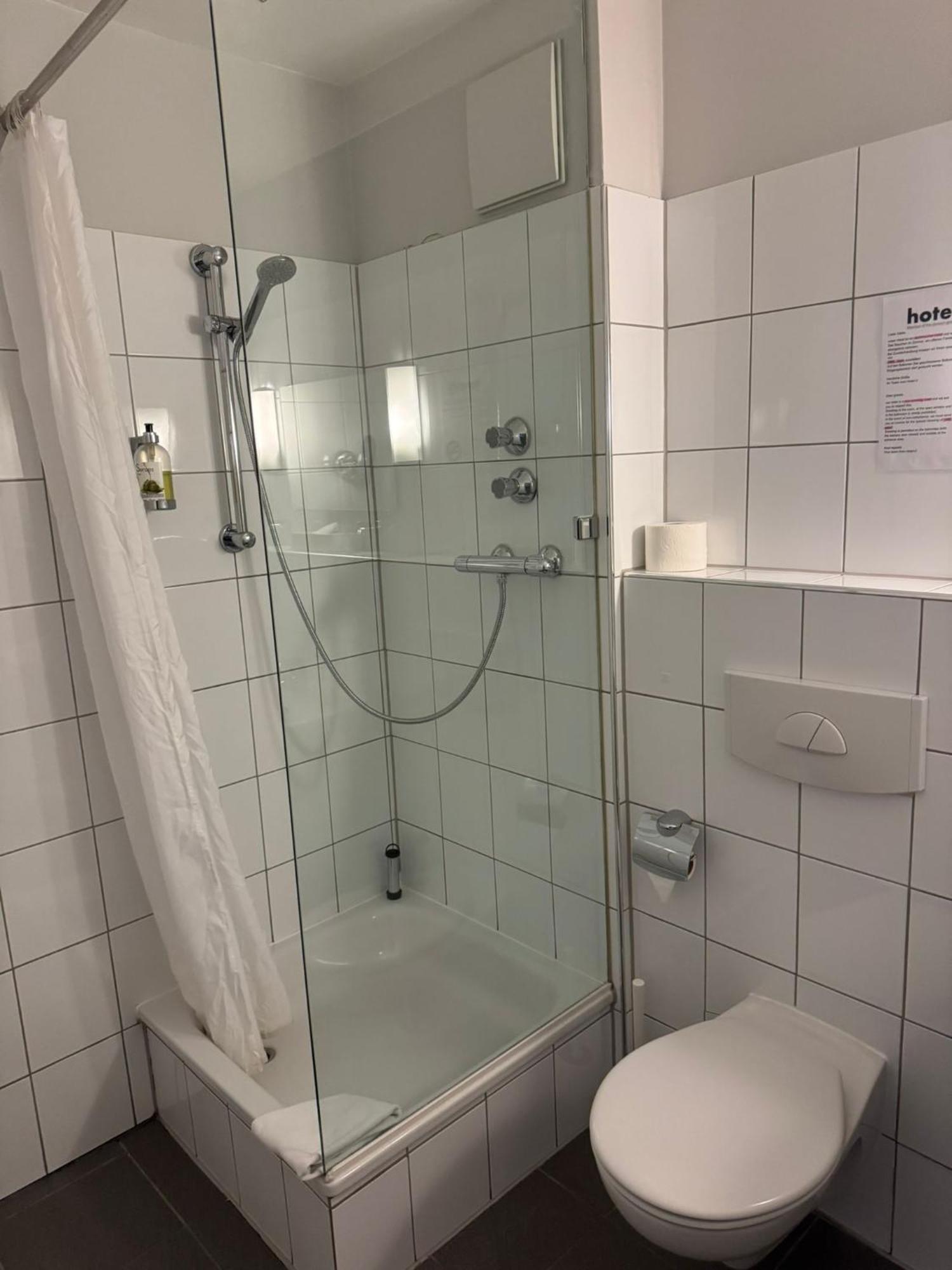 Hotel U Muelheim Free Parking Highspeed Wifi Mulheim an der Ruhr Bagian luar foto
