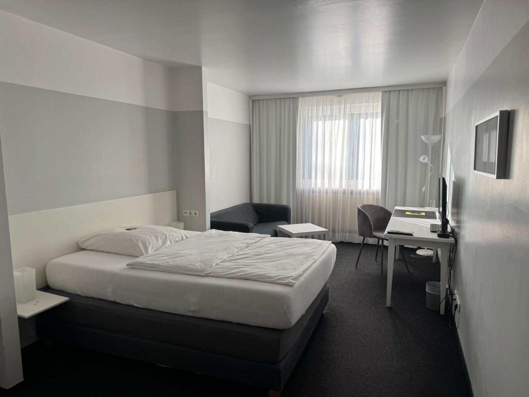 Hotel U Muelheim Free Parking Highspeed Wifi Mulheim an der Ruhr Bagian luar foto