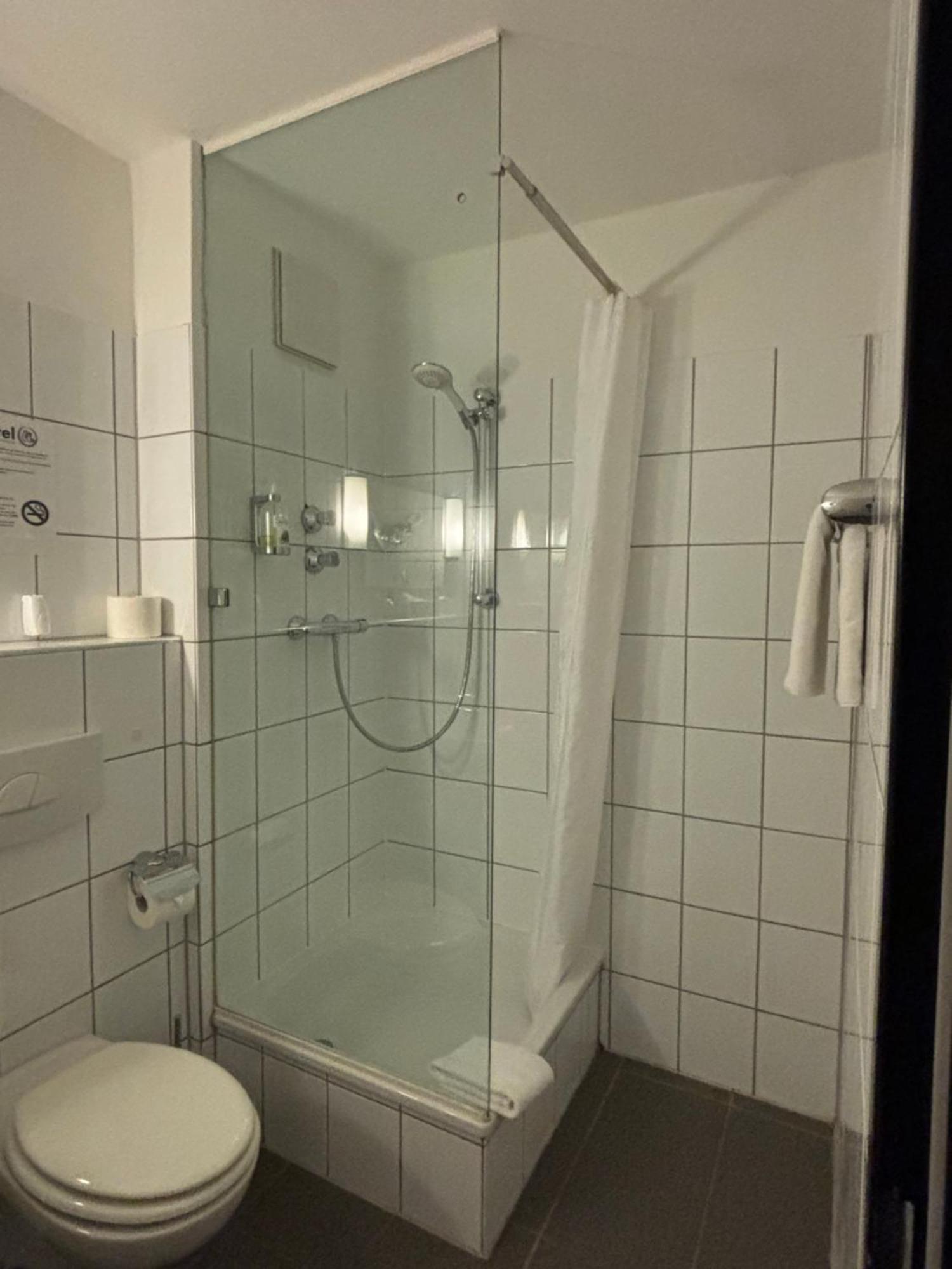 Hotel U Muelheim Free Parking Highspeed Wifi Mulheim an der Ruhr Bagian luar foto
